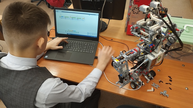Технологии будущего в сёла! Школьники Челябинской области изучают робототехнику 